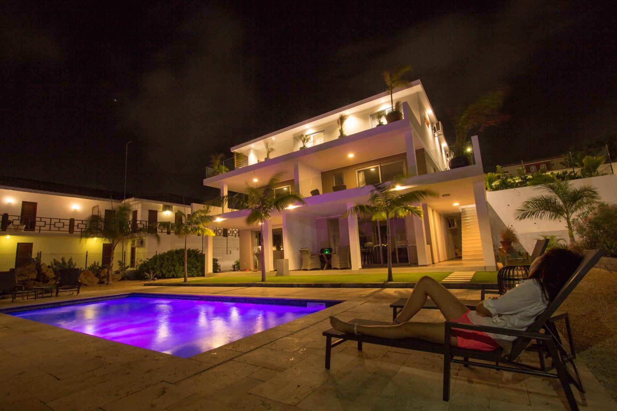 Goudhaen Luxury Private Apartments Jan Thiel Beach المظهر الخارجي الصورة