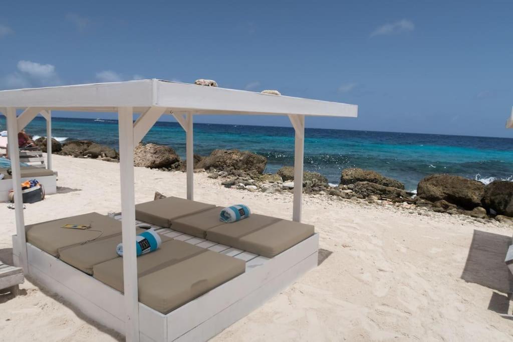 Goudhaen Luxury Private Apartments Jan Thiel Beach المظهر الخارجي الصورة