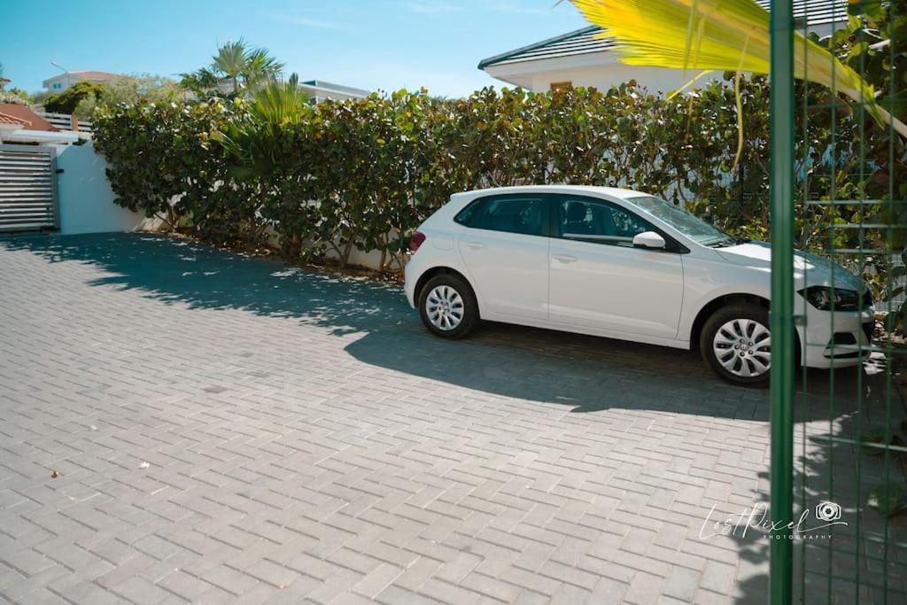 Goudhaen Luxury Private Apartments Jan Thiel Beach المظهر الخارجي الصورة