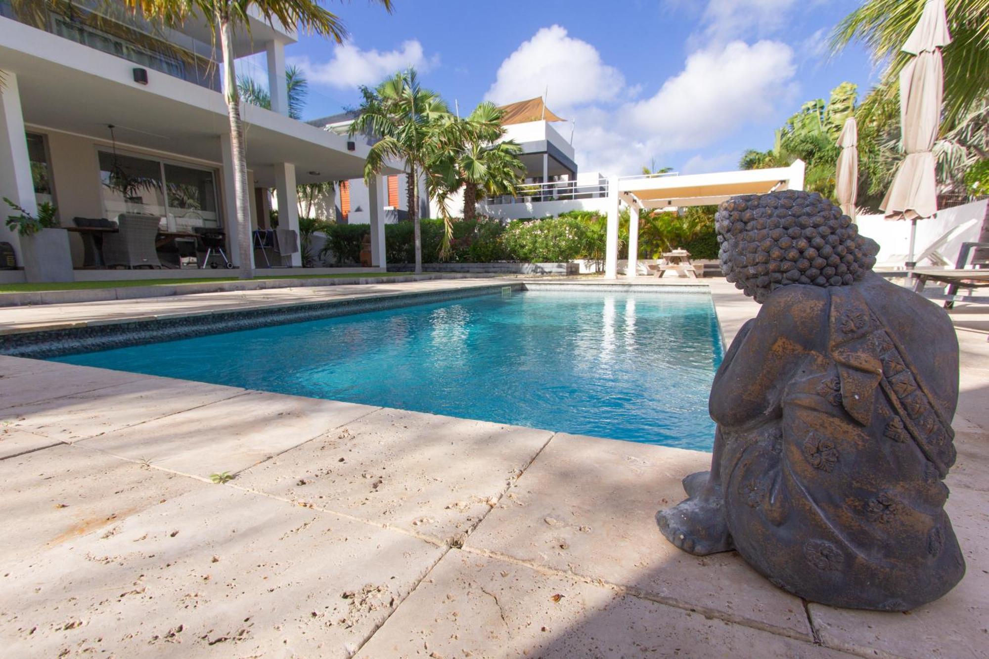 Goudhaen Luxury Private Apartments Jan Thiel Beach المظهر الخارجي الصورة